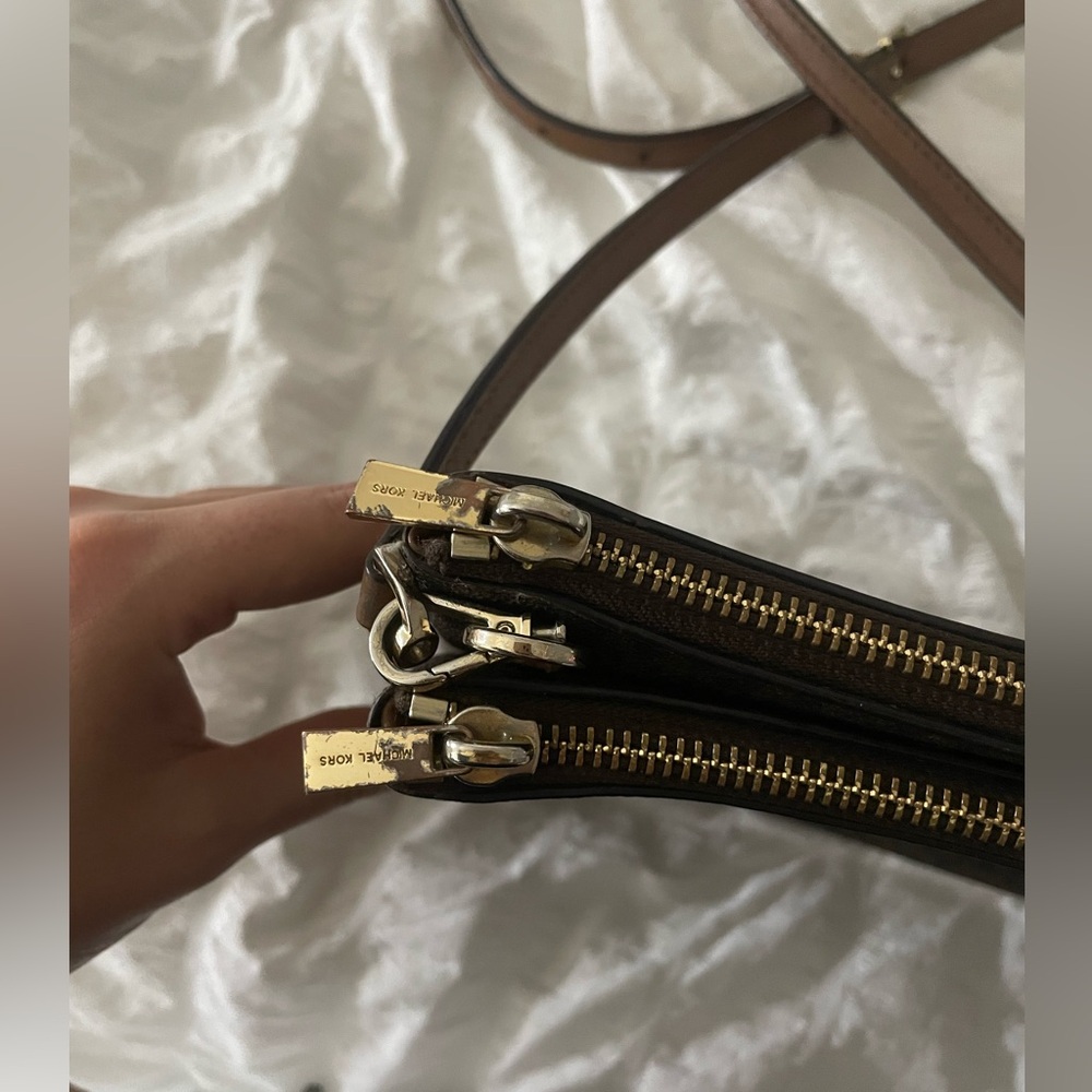 Brown canvas print Michael Kors crossbody - Picture 3 of 5